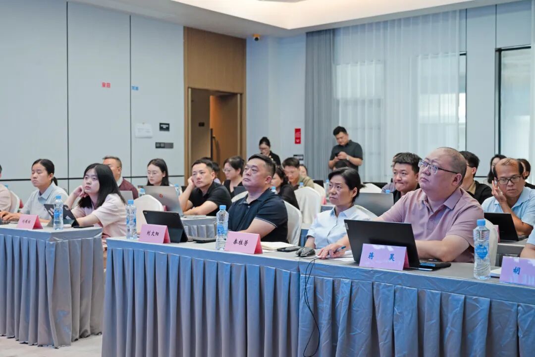 南昌高新区工商联(企业家联合会)组织“AI 数字员工实战营”,40 余位企业家及企业代表参与现场训练